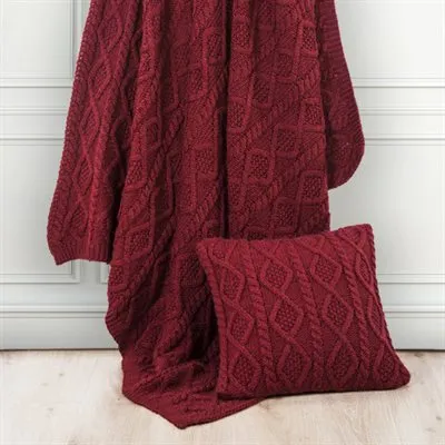 Cable Knit Throw Blanket - Red