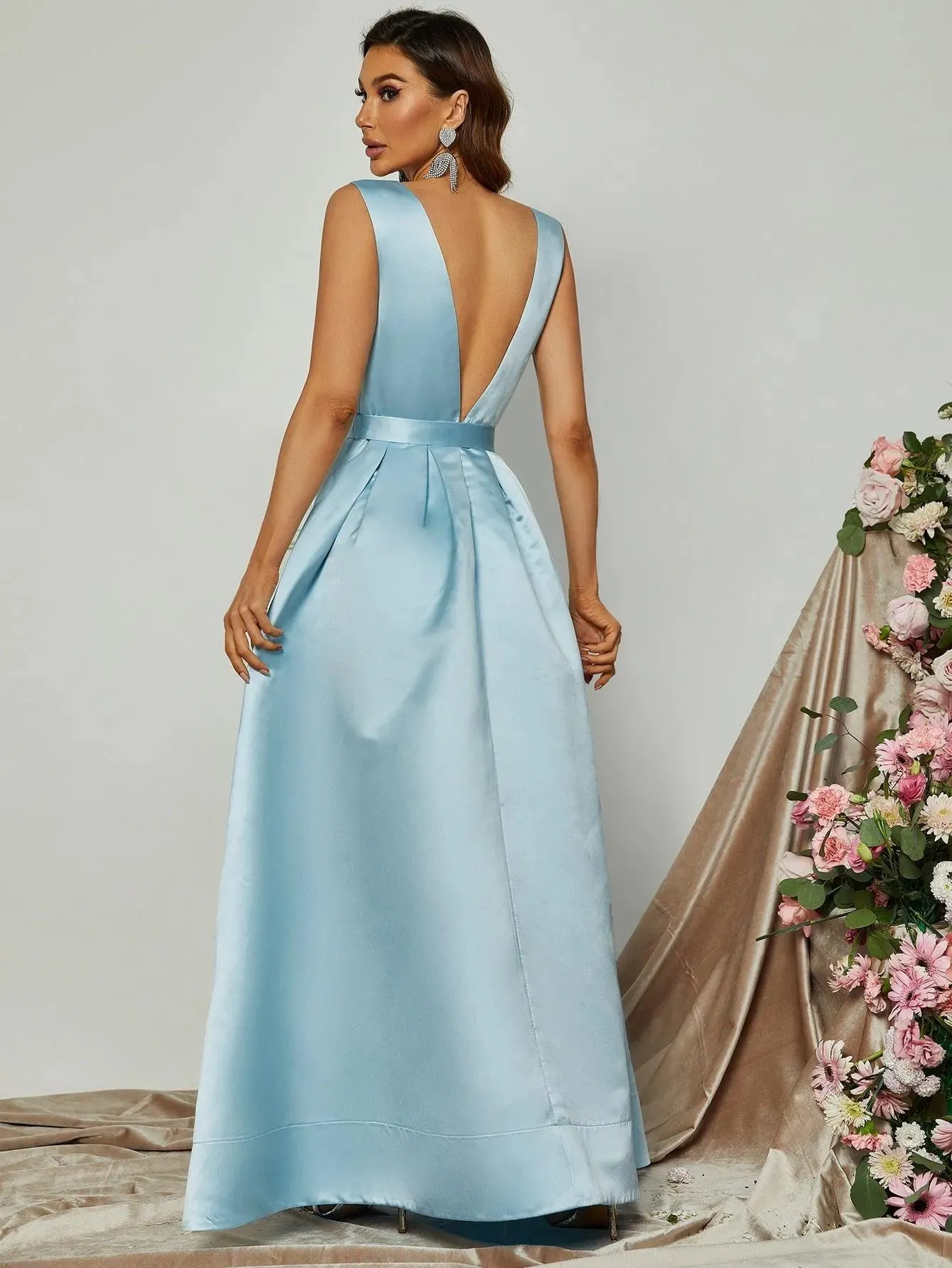 Elegant V Neck Sleeveless Pleated Prom Dress