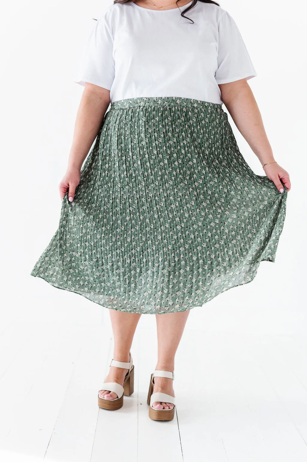 Paislee Floral Skirt - Size Small & 4X Left Left