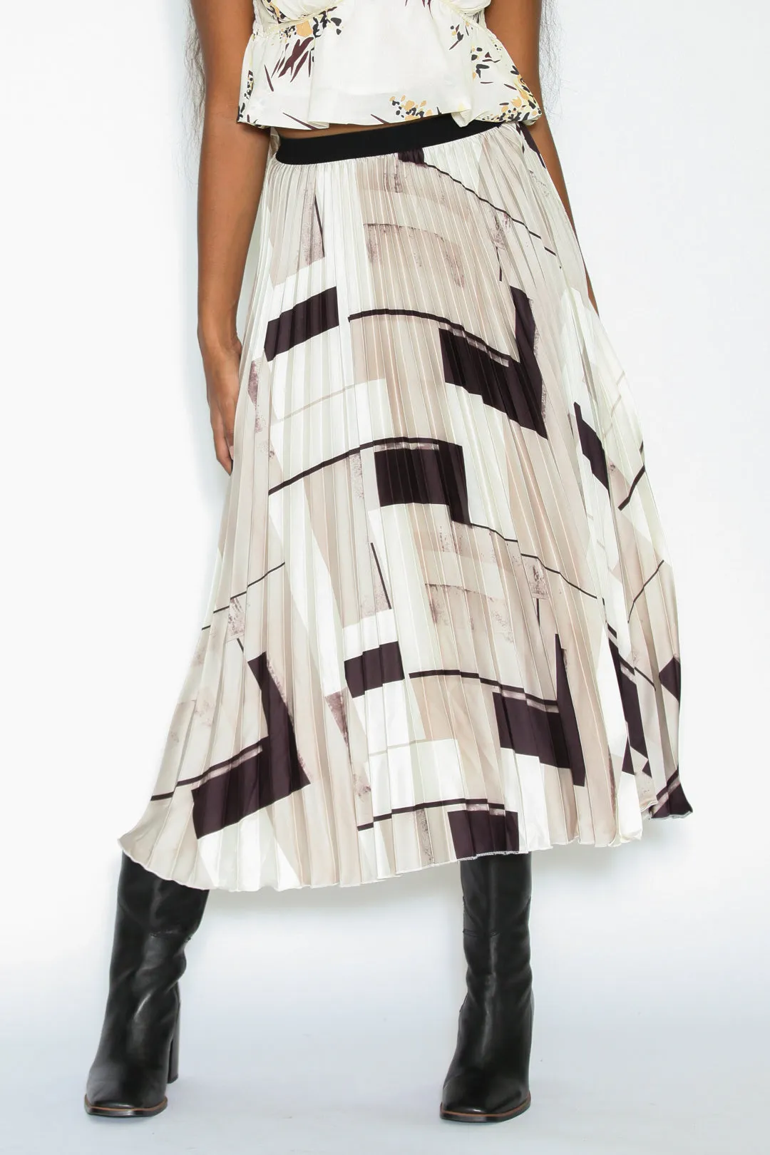 Silk Abstract Pattern Pleated Skirt